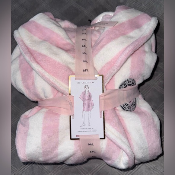 Victoria’s Secret short cozy robe in pretty blossom stripes size XS/S - Picture 4 of 6